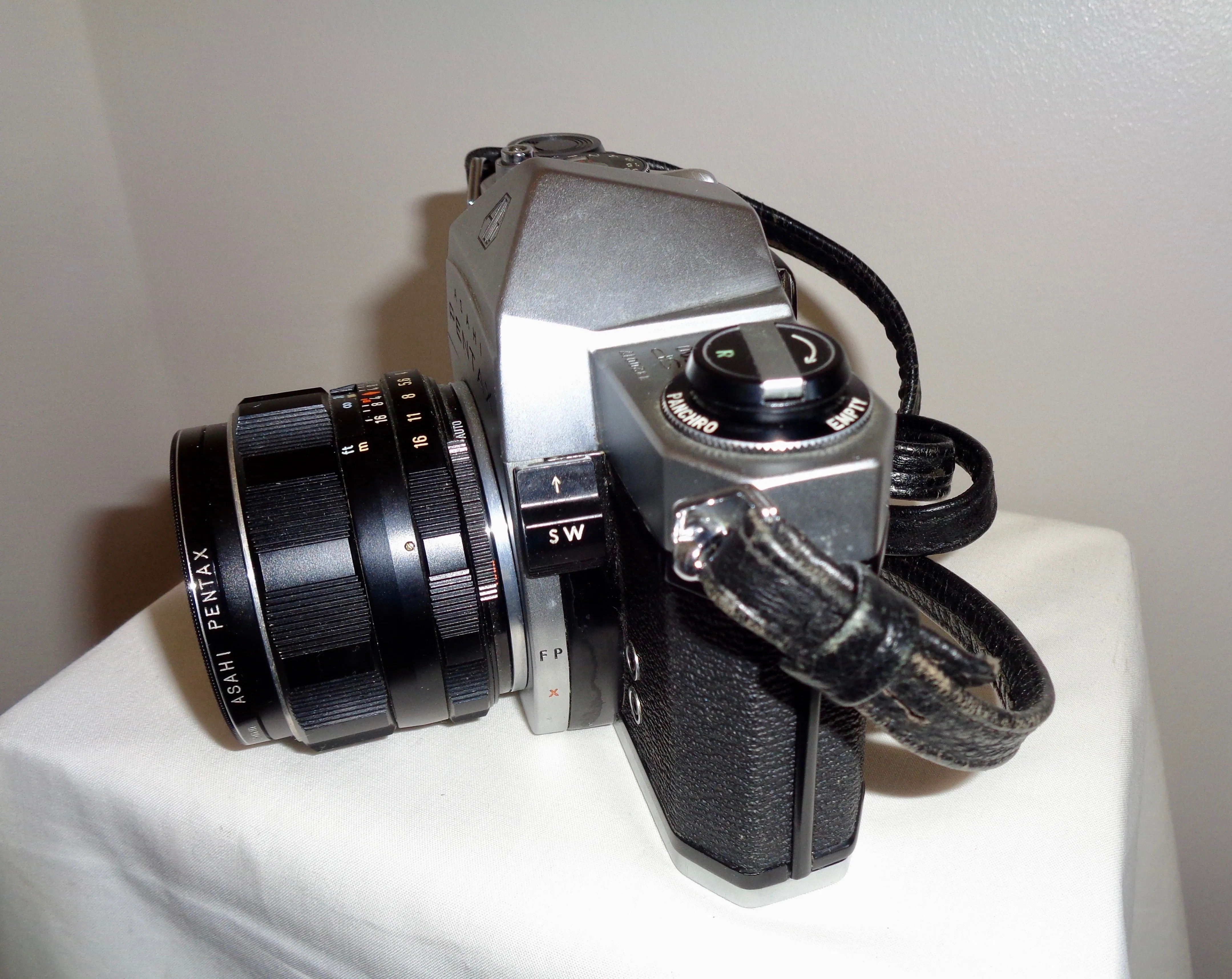 Pentax Asahi SP500 35mm SLR Camera With 55mm f2 Takumar Lens